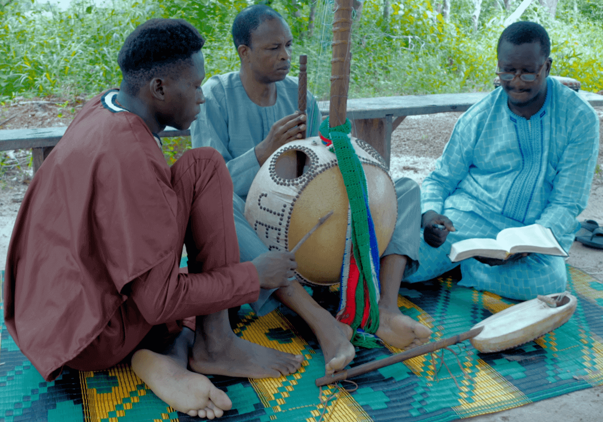 seyi playing kora